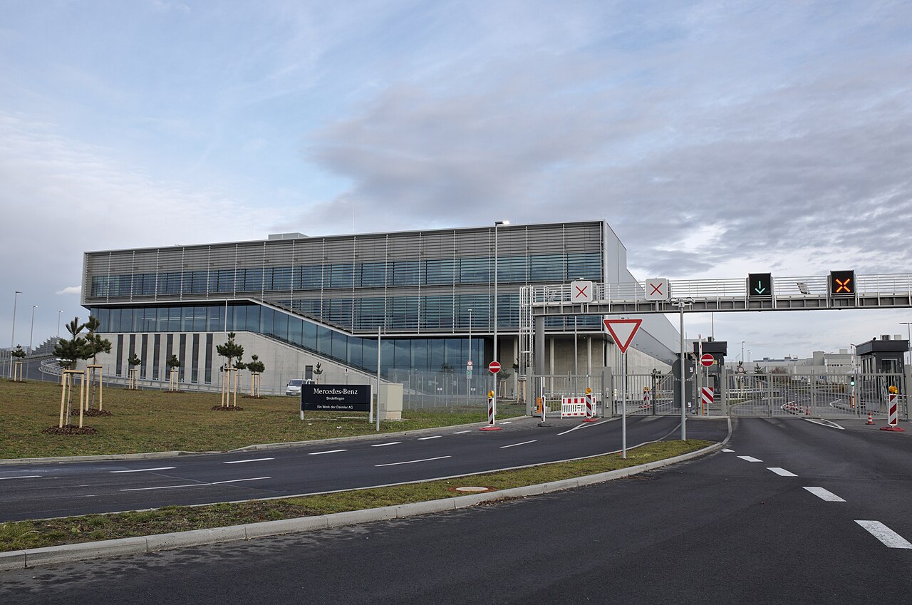 Factory 56, Sindelfingen (2020). Symbolbild; nicht als Schließungsstandort benannt. Foto: Alexander Migl / Wikimedia Commons · CC BY-SA 4.0